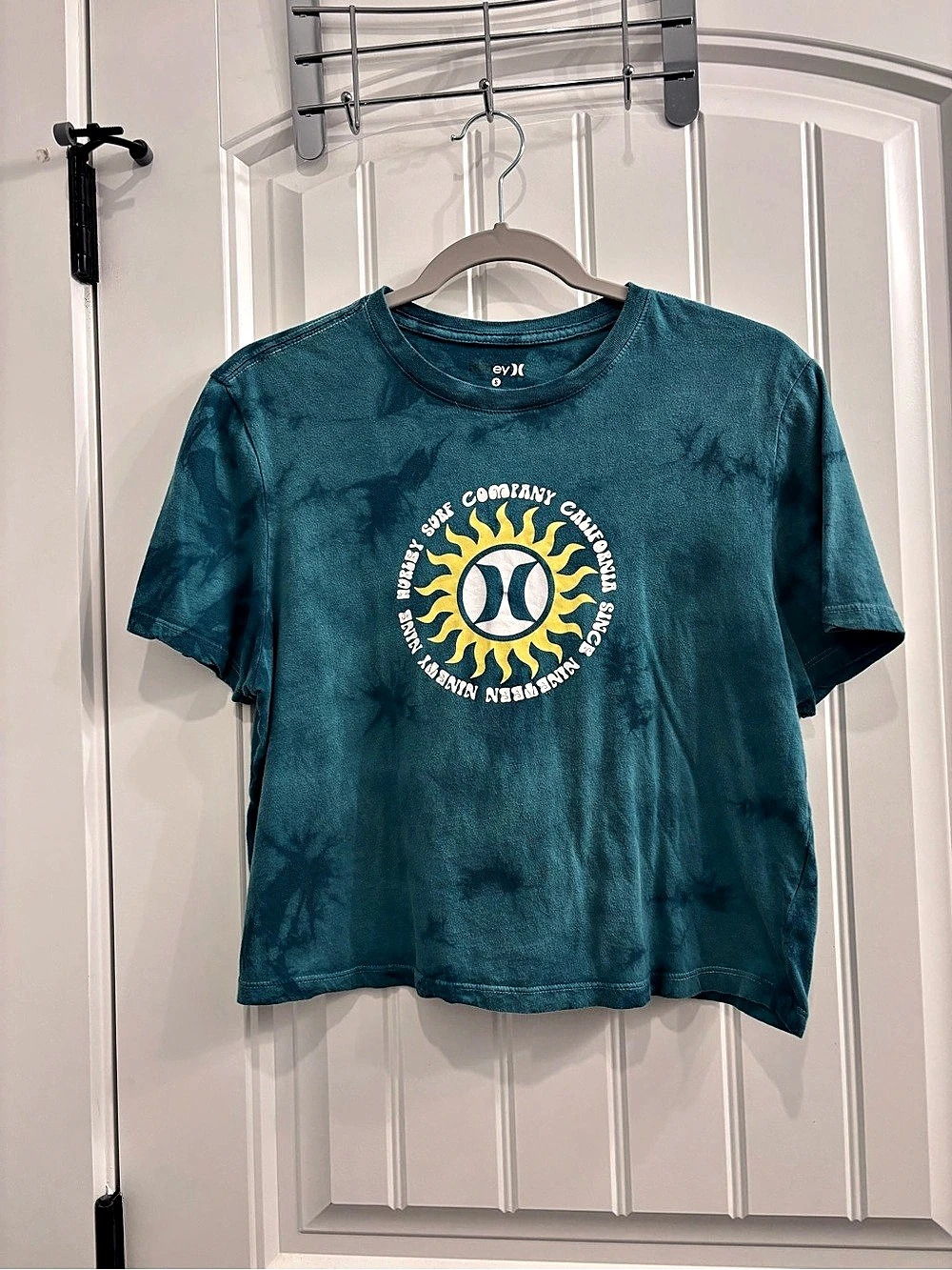Hurley Tie-Dye Graphic Tee in Blue Green Size Small Like New